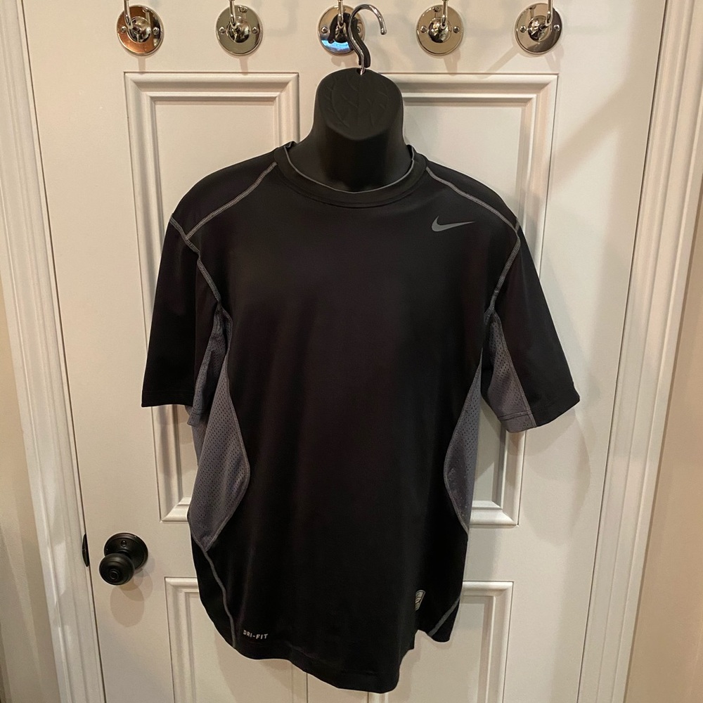 Men’s Nike Tee Shirt.